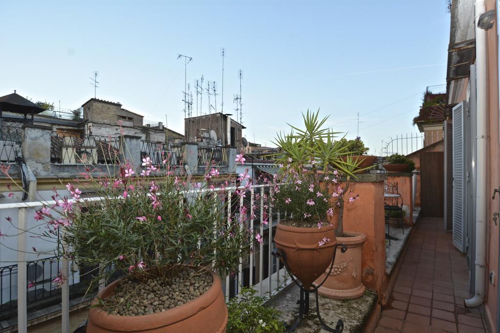 Spanish Steps Corner Ρώμη Εξωτερικό φωτογραφία